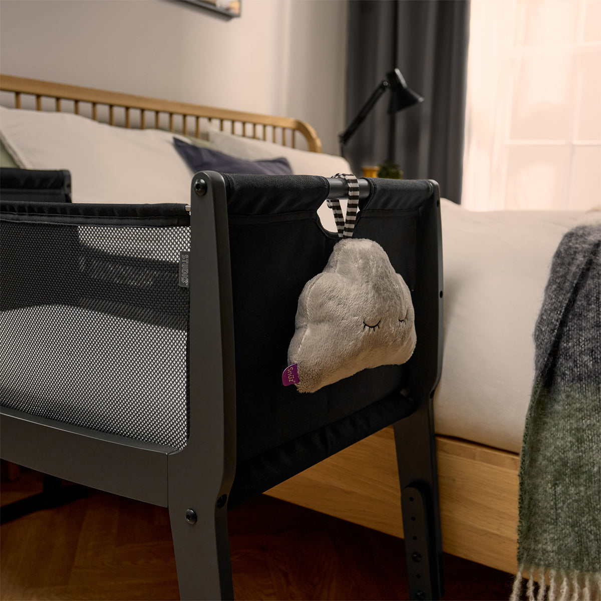 SnuzPod Studio Bedside Crib with mattress - Brooklyn Graphite