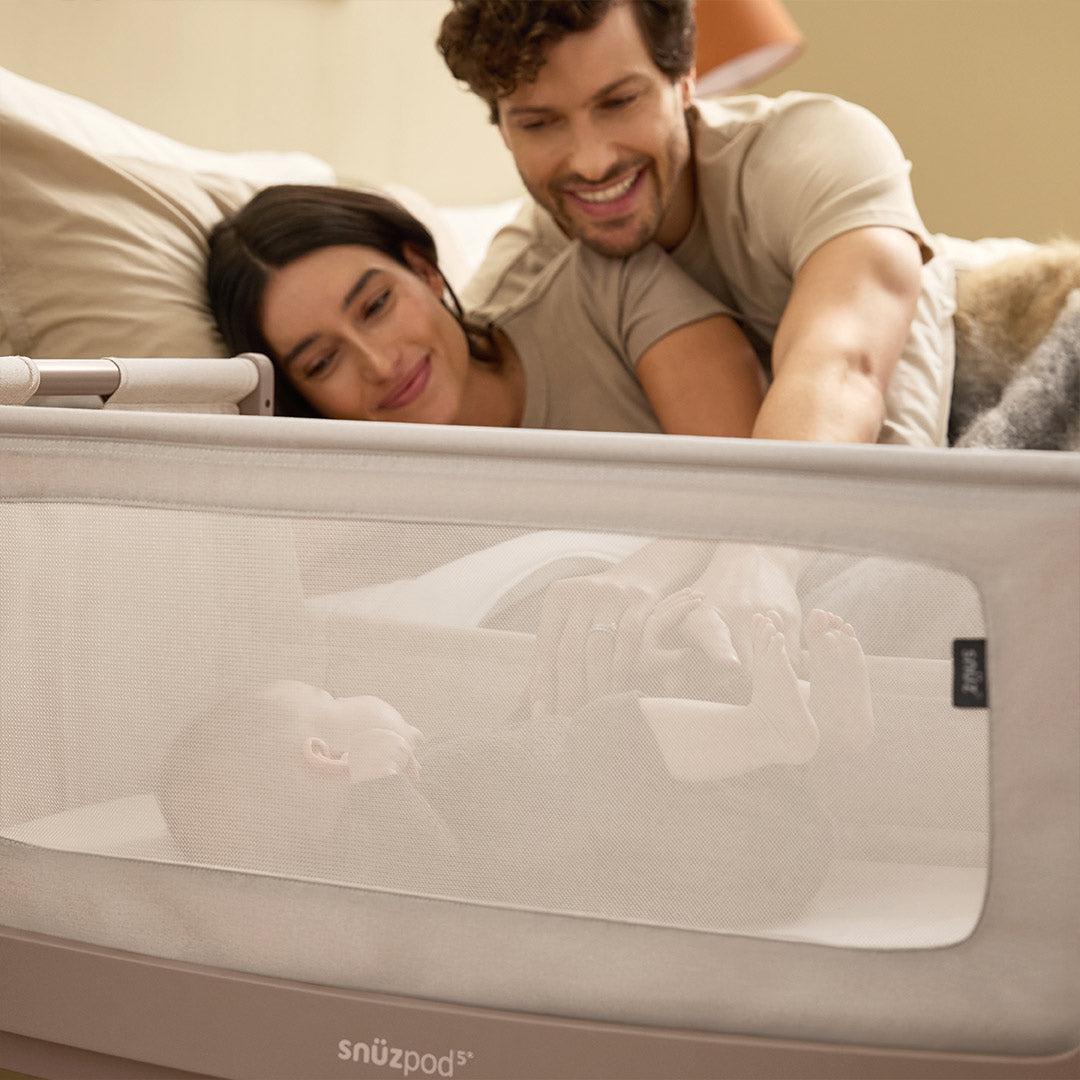 SnuzPod5 Bedside Crib - Mocha